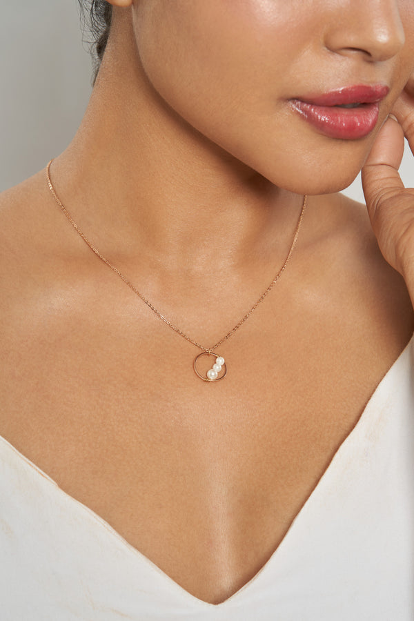 Pearl Trio Necklace in Rose Gold